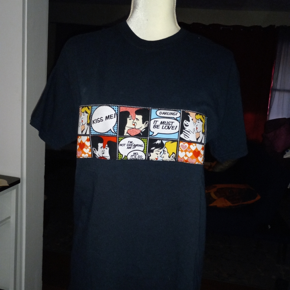 Comic strip Tshirt, upcycled, medium.